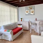 Lovely Nico Playa Blanca, Hot Tub, Communal Pool Вилла Коста Бланка