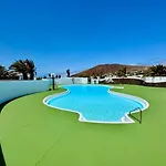 Lovely Nico Playa Blanca, Hot Tub, Communal Pool Вилла Коста Бланка