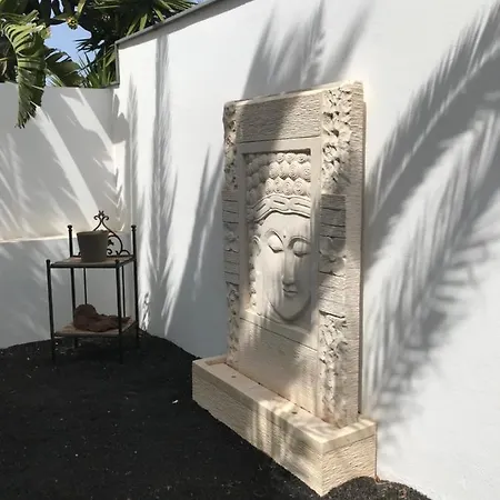 Villa Lovely Nico Playa Blanca, Hot Tub, Communal Pool *