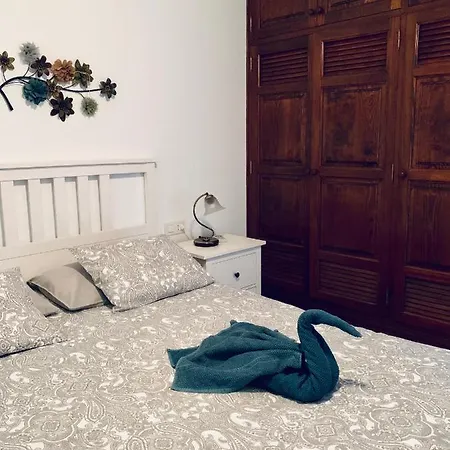 Villa Lovely Nico Playa Blanca, Hot Tub, Communal Pool