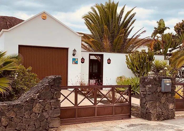 Lovely Nico Playa Blanca, Hot Tub, Communal Pool *