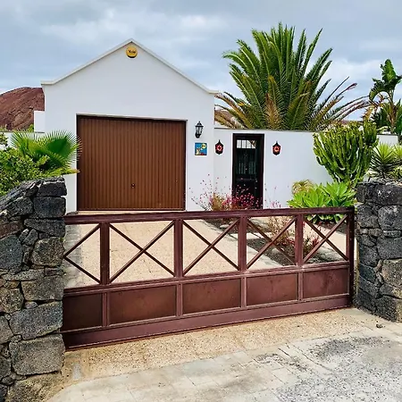 Willa Lovely Nico Playa Blanca, Hot Tub, Communal Pool *