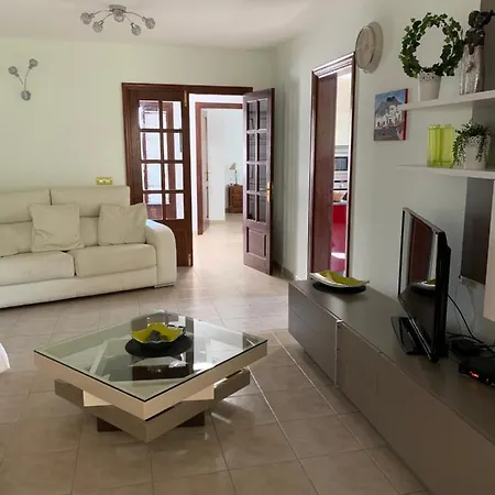 Vila Lovely Nico Playa Blanca, Hot Tub, Communal Pool