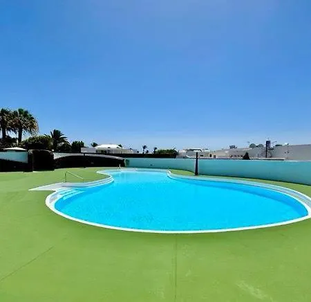 Lovely Nico Playa Blanca, Hot Tub, Communal Pool Villa *