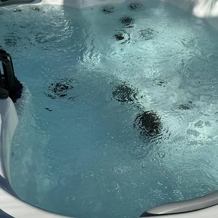 Lovely Nico Playa Blanca, Hot Tub, Communal Pool Vila