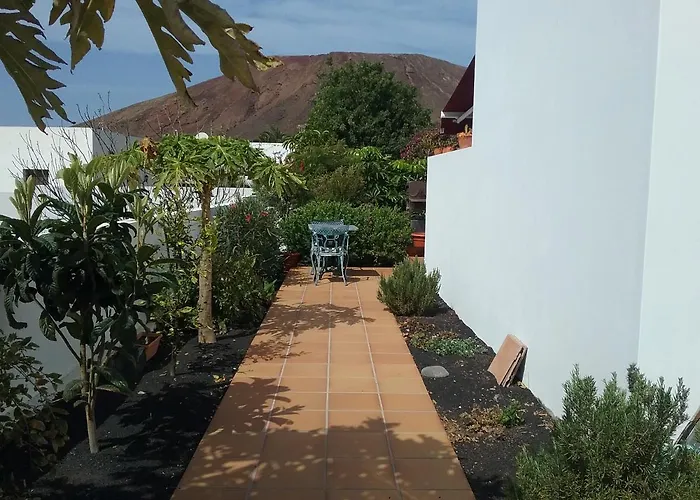 Villa Lovely Nico Playa Blanca, Hot Tub, Communal Pool