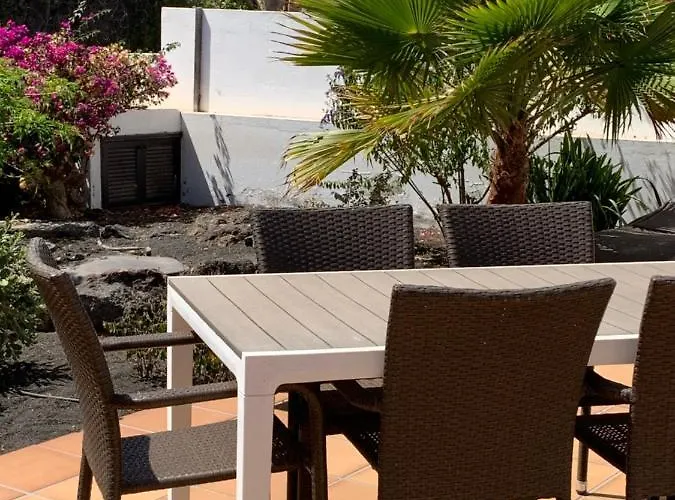 Lovely Nico Playa Blanca, Hot Tub, Communal Pool * Playa Blanca