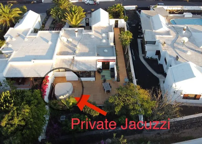 Lovely Nico Playa Blanca, Hot Tub, Communal Pool Playa Blanca