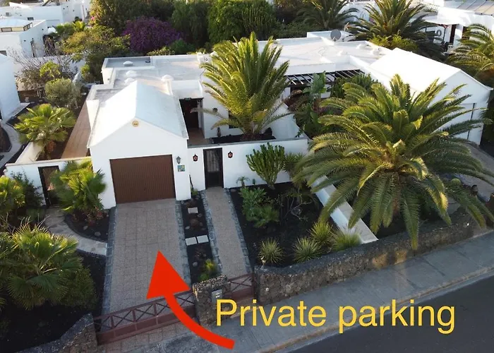 Lovely Nico Playa Blanca, Hot Tub, Communal Pool Villa Playa Blanca