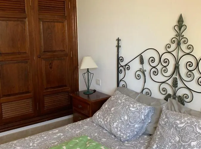 Villa Lovely Nico Playa Blanca, Hot Tub, Communal Pool *