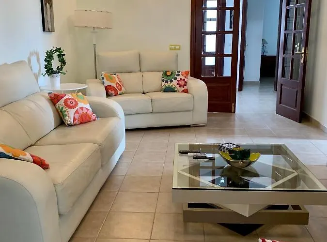 Lovely Nico Playa Blanca, Hot Tub, Communal Pool Villa Playa Blanca