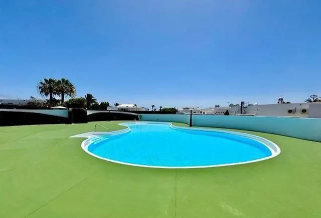 Lovely Nico Playa Blanca, Hot Tub, Communal Pool Villa *