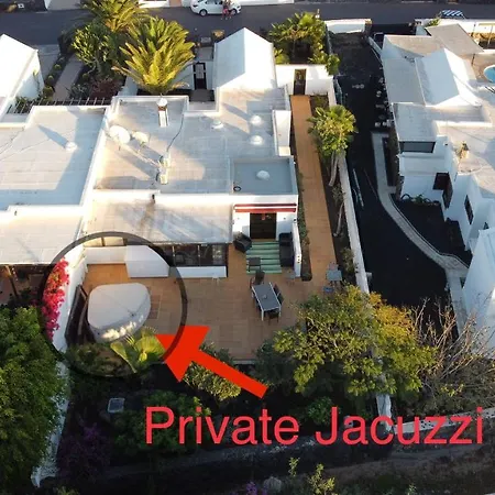 Lovely Nico Playa Blanca, Hot Tub, Communal Pool プラヤ・ブランカ